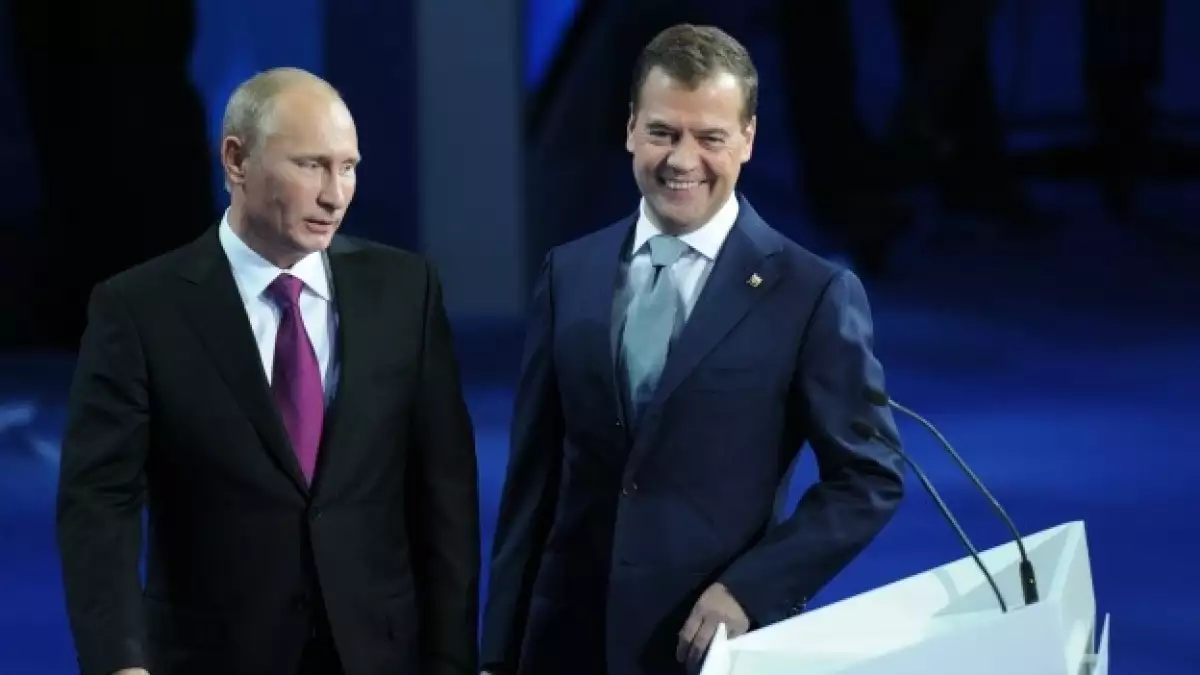 putin y medveded en el congreso de su partido
