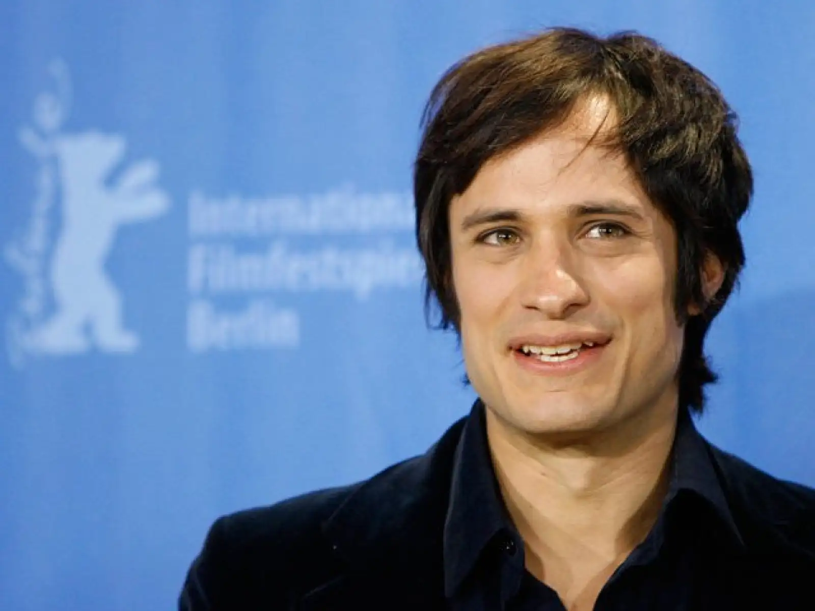 Algo que pocas veces se ve en la Berlinale pasó ayer con la presentación de Mammoth, la película donde actúa el mexicano Gael García Bernal, pues fue recibida con abucheos y silbidos por parte de la crítica.