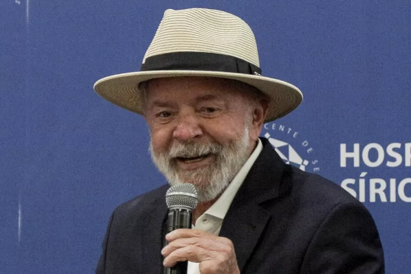 La captura de imágenes de vídeo de AFP TV muestra al presidente de Brasil, Luiz Inacio Lula da Silva, hablando durante una conferencia de prensa en el Hospital Sirio-Libanés de Sao Paulo, Brasil, el 15 de diciembre de 2024. El presidente brasileño Luiz Inacio Lula da Silva fue dado de alta el domingo de un hospital de Sao Paulo después de una cirugía de emergencia la semana pasada por una hemorragia intracraneal.