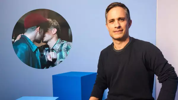 Beso de Gael García y Bad Bunny