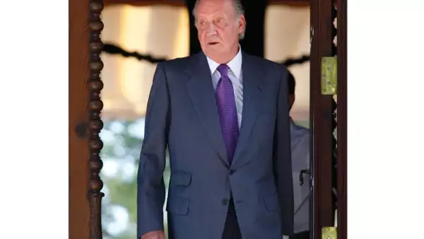 Una fuente de la Casa Real de España, asegura que el Rey Juan Carlos le ordenó a Urdangarín se dedicara a trabajar en una empresa por cuenta ajena.