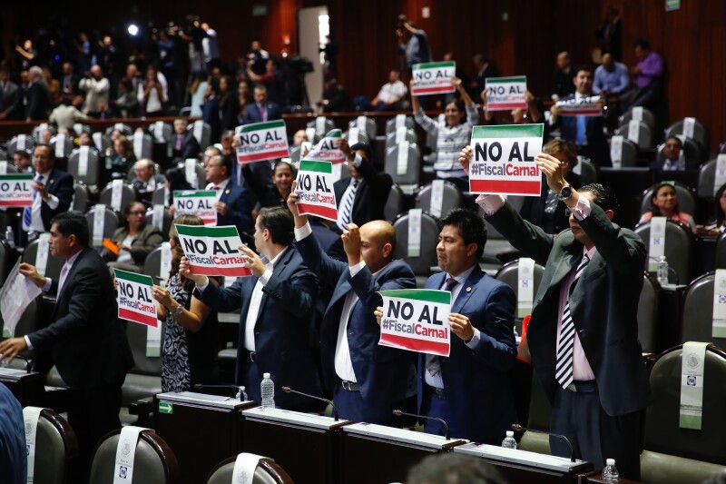 "No al #FiscalCarnal"
