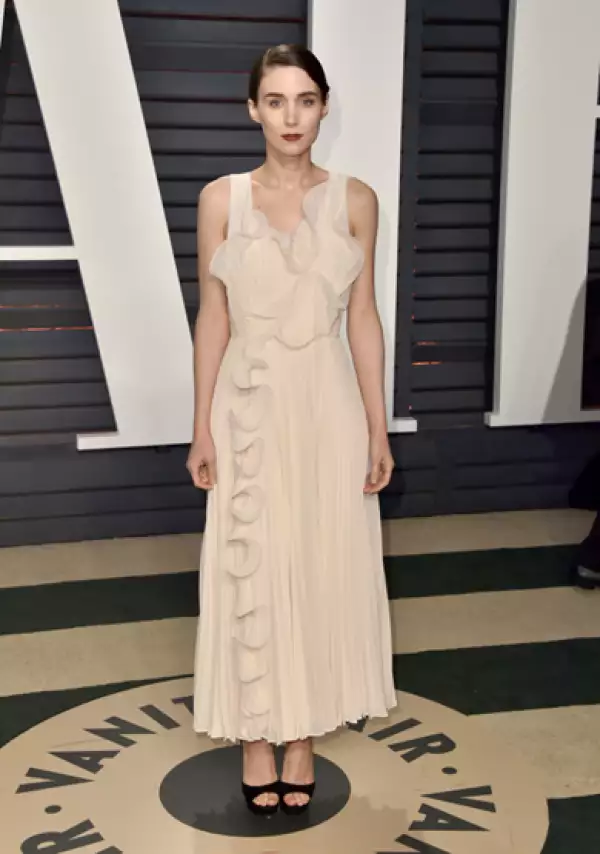 Rooney Mara usó un vestido H&M para Oscar, ¿ya lo viste?