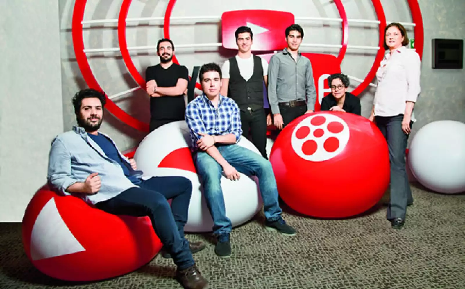 Cinco productores mexicanos independientes de contenido audiovisual dimensionan el potencial de negocios que ofrece YouTube. Desde 2010 la plataforma de videos  puso en marcha un programa con el que entrega a determinados  socios -elegidos por el número d