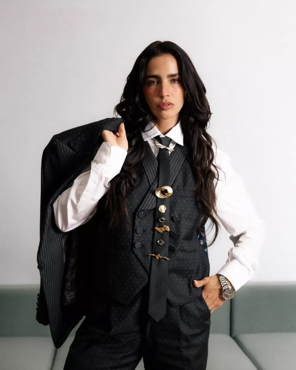 Bárbara de Regil posa en exclusiva para Quién por el estreno de la quinta temporada de la serie Rosario Tijeras