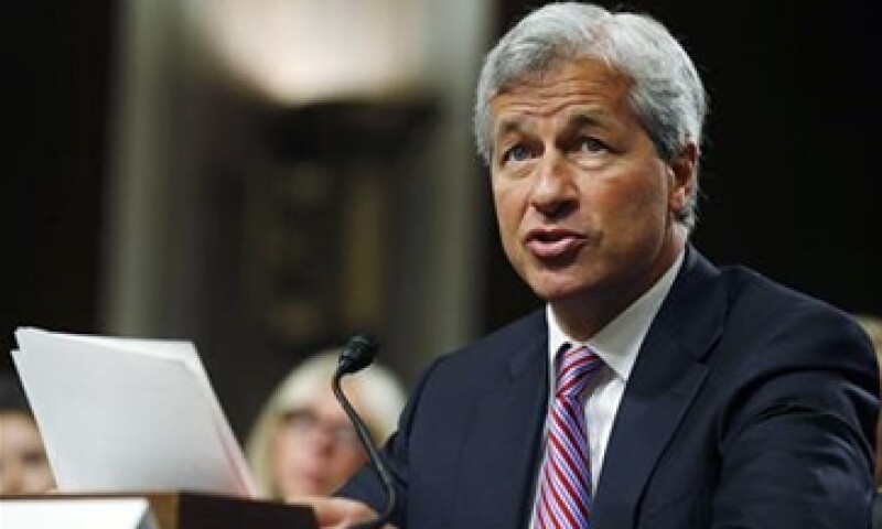 Jamie Dimon, presidente ejecutivo de JPMorgan, busca aliviar los problemas legales que enfrenta el banco. (Foto: Reuters)
