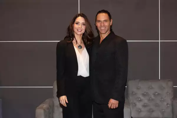 Tu Vida Es Mi Vida - Soap Opera Presentation