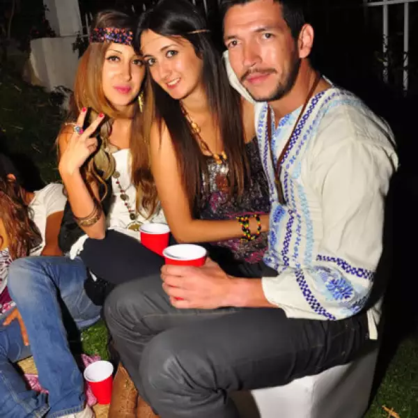 Cinthya Mendoza, Tania Almada y Juan Quebrada