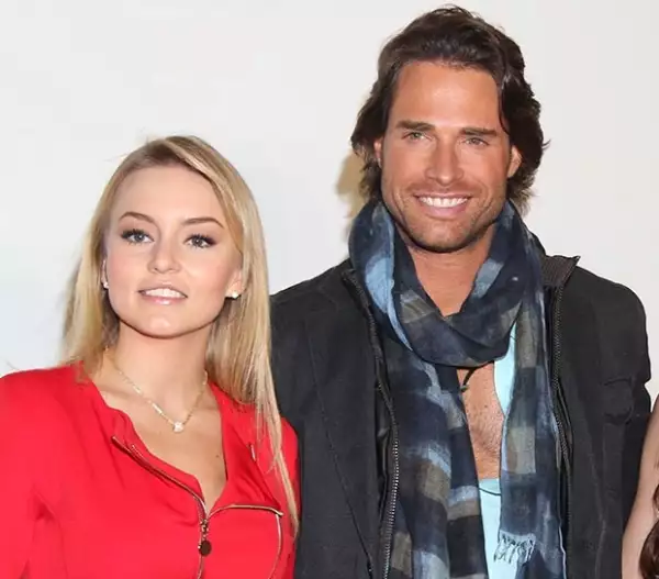 Desde hace algunos meses se rumora que los actores mantienen un noviazgo.