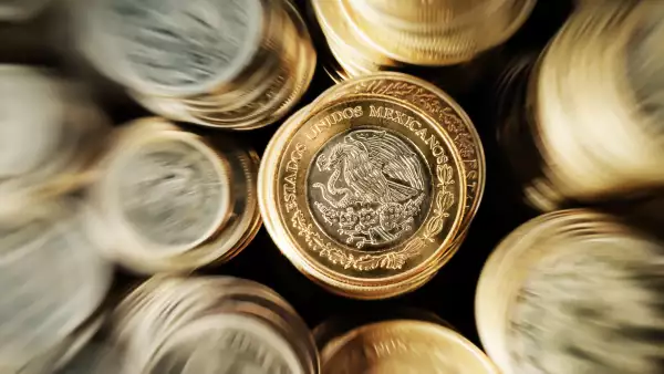 Tipo de cambio de dólar a peso hoy: la moneda mexicana avanza lentamente