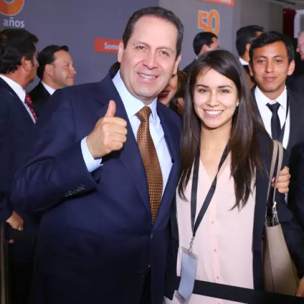 Eruviel Ávila y Ama Perla Guerrero.