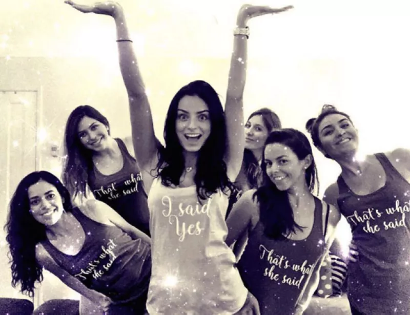 La actriz de 29 años celebró su despedida de soltera en Wrightwood, California, acompañada de sus mejores amigas.