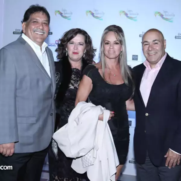 Mario Fernández, Giovana Grotewold con Rebeca y Mario Brito