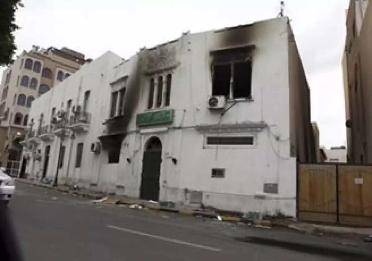 La violencia en Libia se intensificó tras el reto del líder Muammar Gaddafi a las protestas. (Foto: AP)