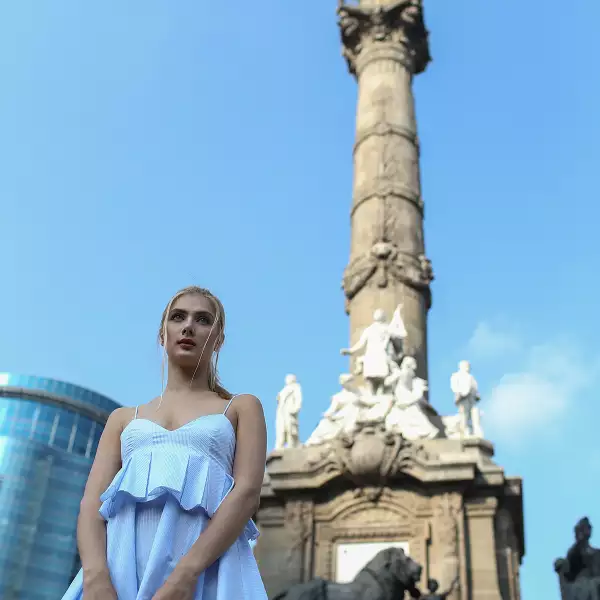 Mercedes Benz Fashion Week: Pasarela de Kris Goyri