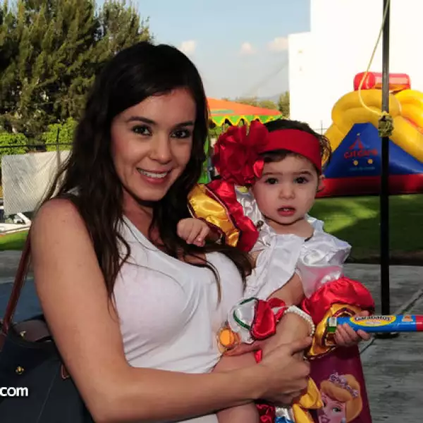 Ana Paula Iturbide y Luciana Tostado