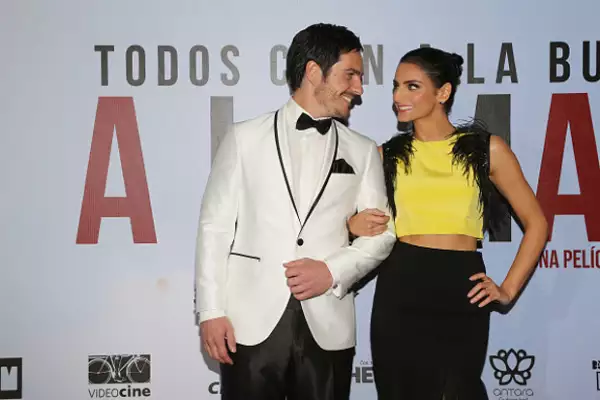La pareja se comprometió el año pasado, pero hasta el momento no se saben los detalles de su enlace.