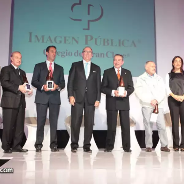 Federico López Otegui, José Ramón Fernández, Carlos Slim, Víctor Gordoa, Maco Antonio Muñiz, José Luis Cuevas, Cristina Pineda y José Ignacio Ávalos