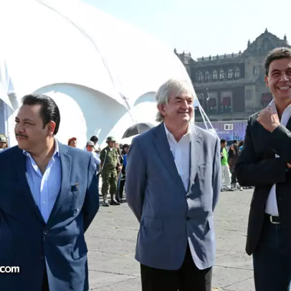 Héctor Serrano, Mel Young y Arturo Elías Ayub