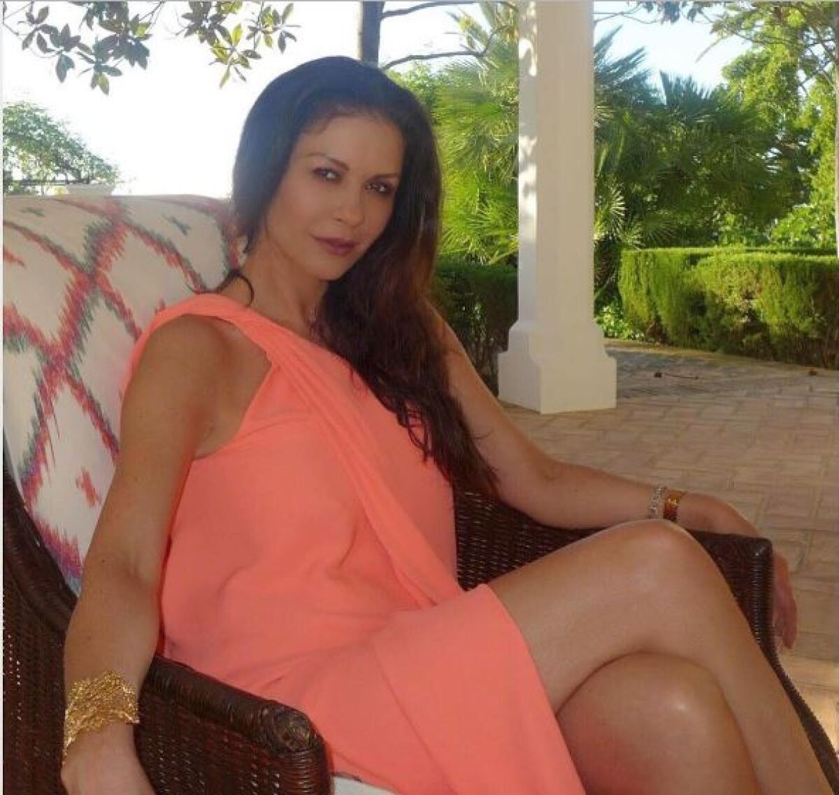 A sus 47, Catherine Zeta-Jones luce impresionante figura en bikini