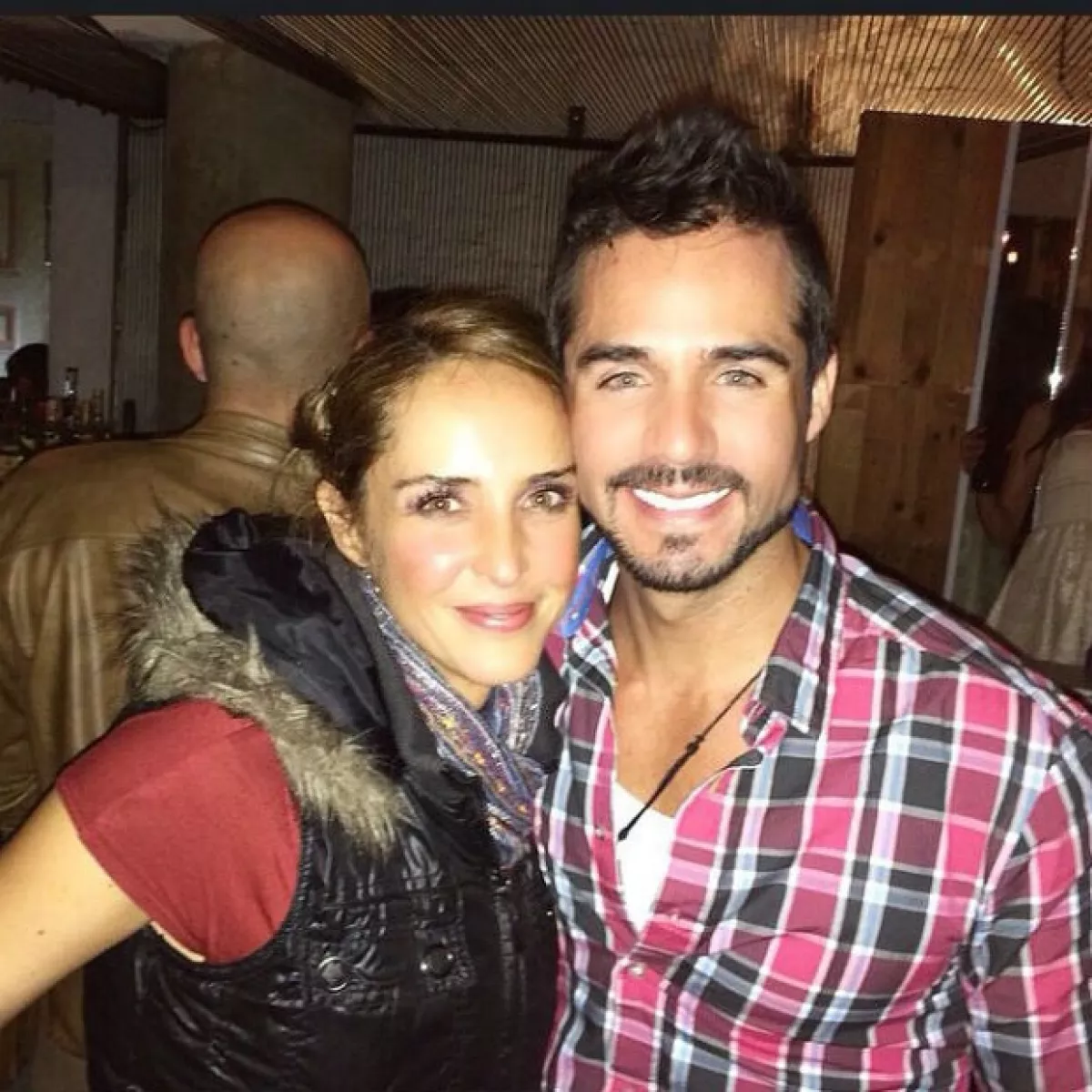 Fue hace una semana cuando ambos actores publicaron esta foto en sus redes sociales y comenzaron las especulaciones en torno a un romance.