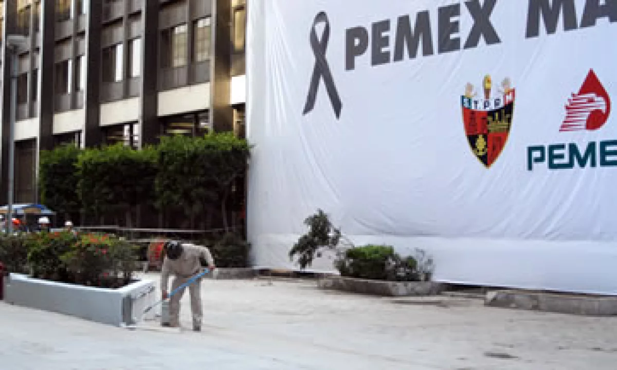 Pemex dice que no escatimará recursos para el pago de las indemnizaciones. (Foto: Notimex)