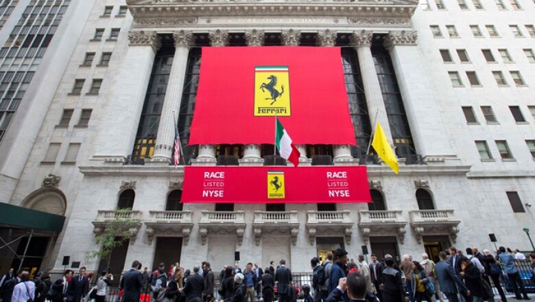 La marca italiana de automóviles deportivos Ferrari, filial de Fiat Chrysler Automobiles, arrancó operaciones este miércoles en la Bolsa de Nueva York.