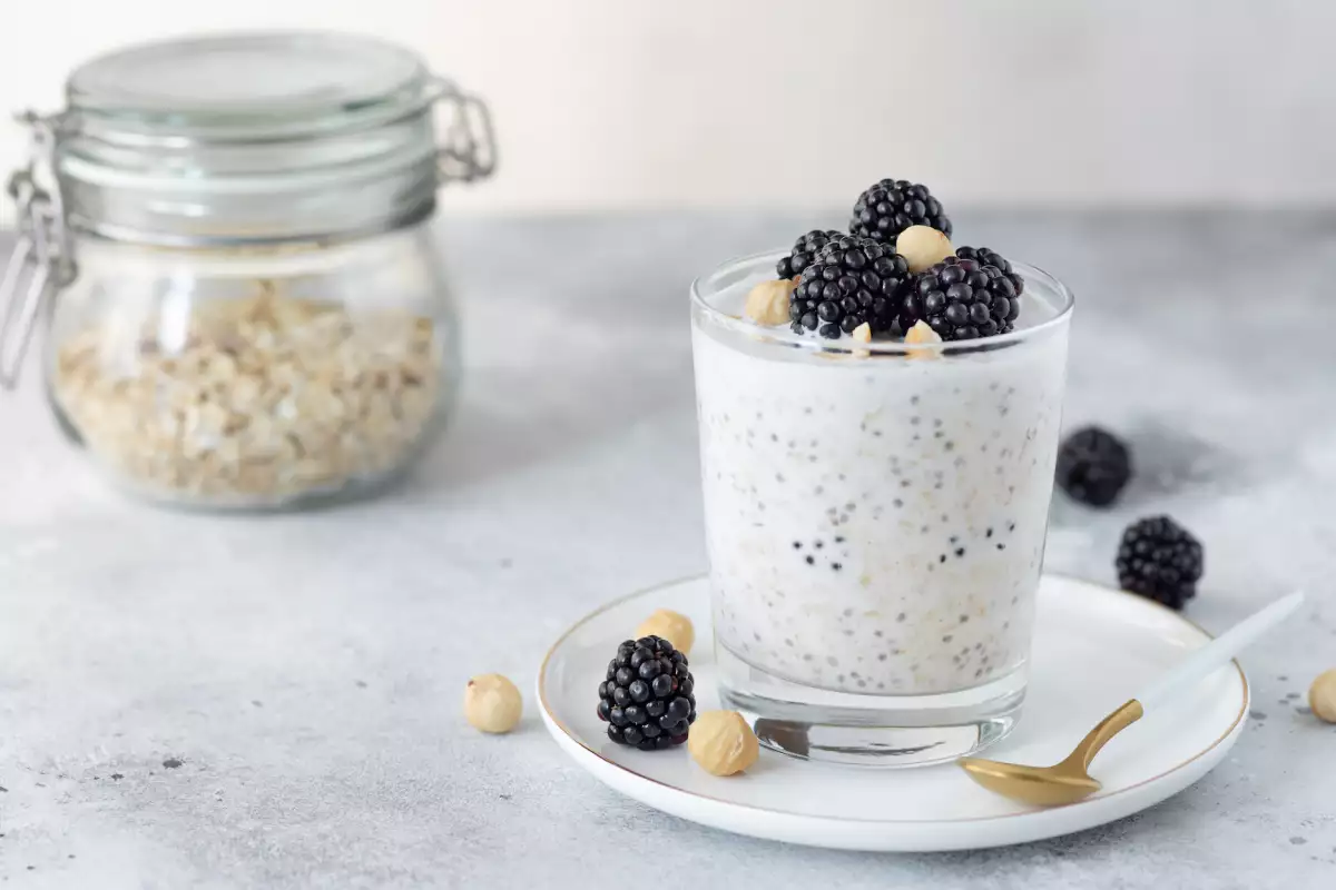 overnight oats with coconut milk, chia seeds and blackberries