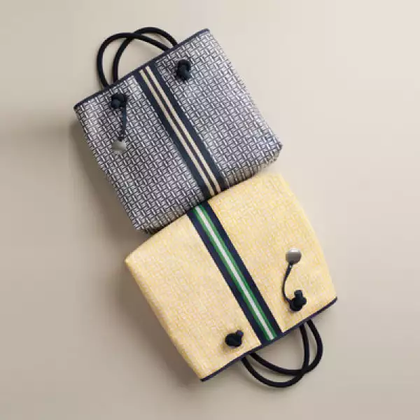 Bolsas unisex, fabricadas con diferentes materiales, funcionan como un complemento perfecto para la temporada.