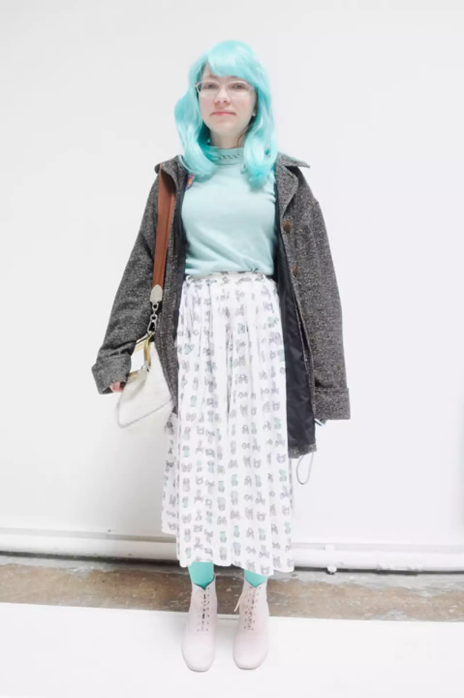 Fue criticada por faltar a la escuela para asistir a desfiles de moda en París y Nueva York.