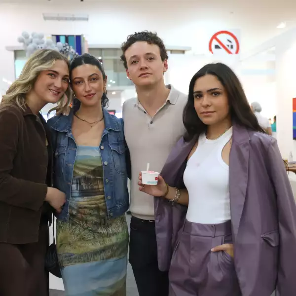 Paola Rodríguez , Valentina Rosas, Enrique Reyes Retana y Valen