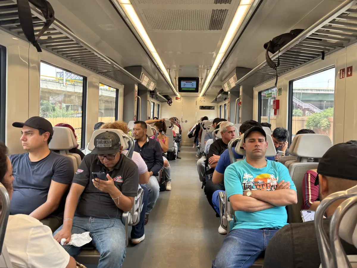 Tren-al-AIFA-mueve-mas-vecinos-que-viajeros-rumbo-al-aeropuerto 