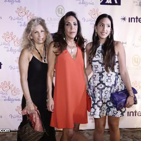 Mónica Roqué, Georgina Alcántara y Natalia Alcántara