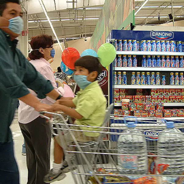 Autoridades gubernamentales cometaron que no habra desabasto ni cambios de horario en tiendas de autosericio.