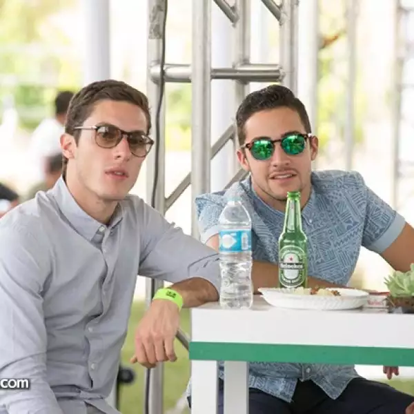 Ricardo y Andrés Charvel