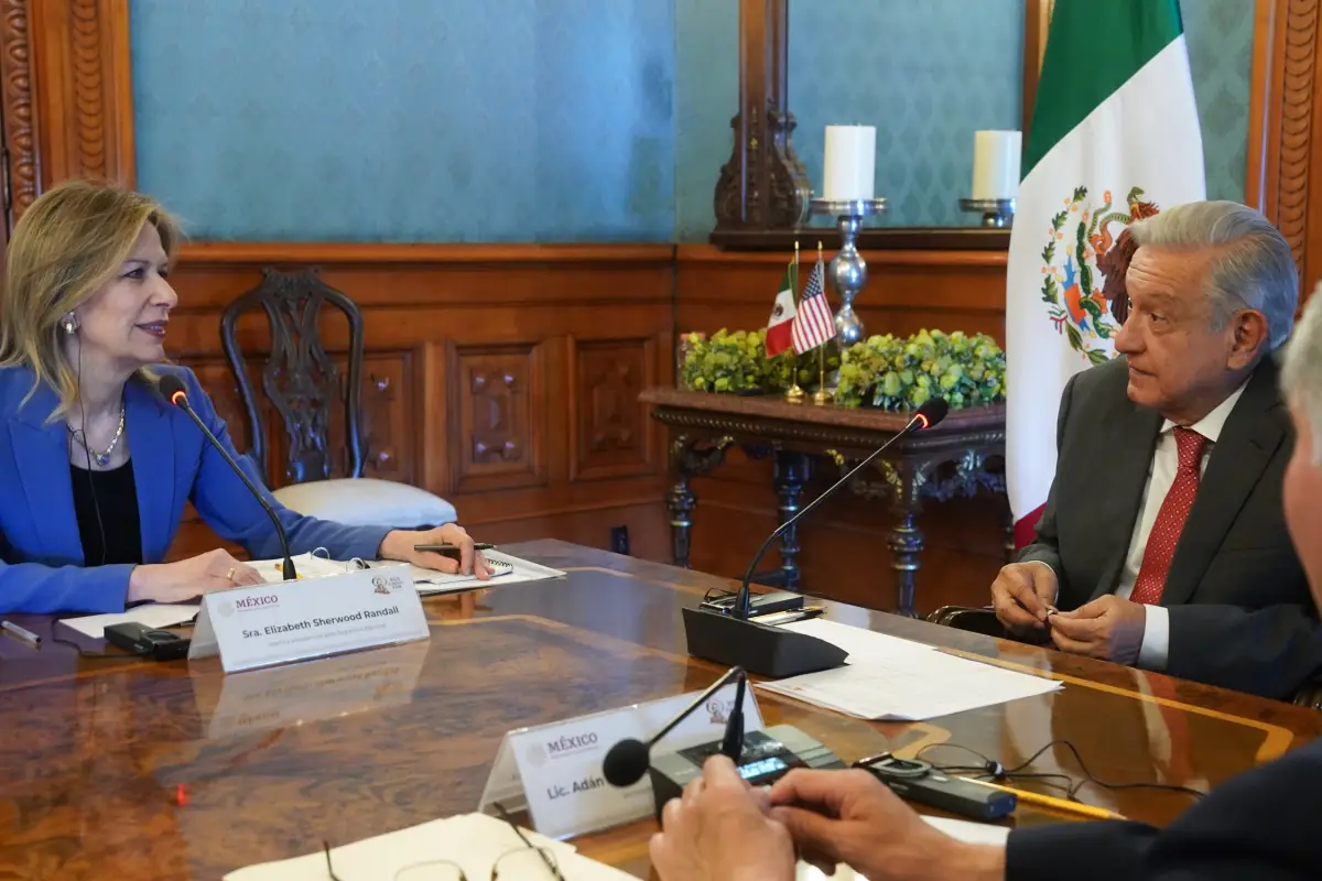 AMLO con Sherwood