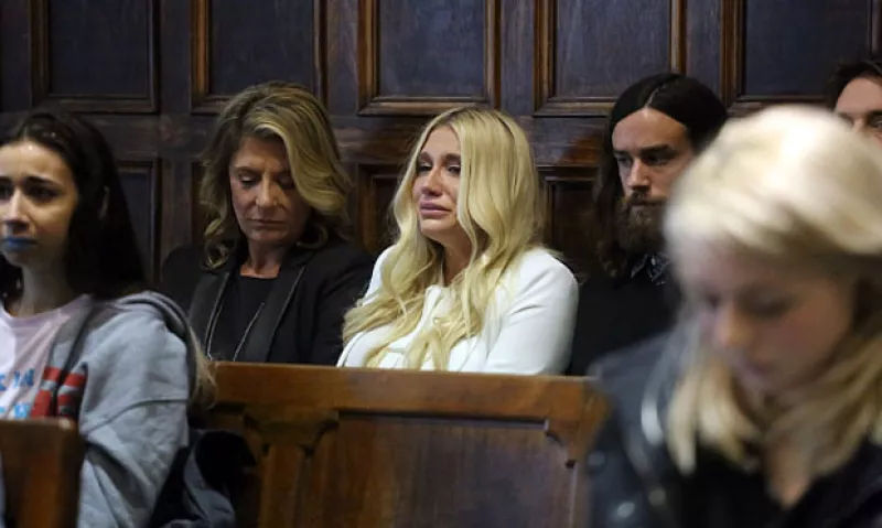 La cantante perdió el caso contra su mánager en los juzgados por falta de pruebas, generando posturas divididas.