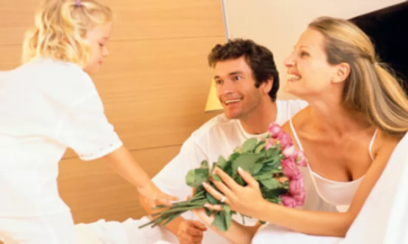 Joyería, tratamientos de belleza de lujo o accesorios son la mejor opción para deslumbrarla. (Foto: Thinkstock)