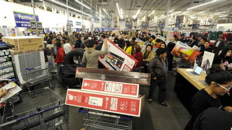 Un consumo aletargado por una débil economía dificultará alcanzar la expectativa de las autoridades, estimada en 200,000 mdp, pronosticaron expertos.