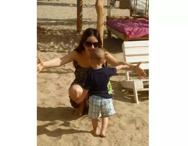 Claudia aprovecha cada momento para estar al lado de su hijo Iam