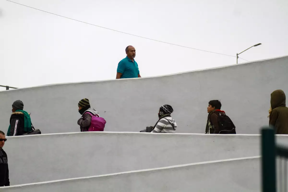 Inmigrantes en la aduana de EU
