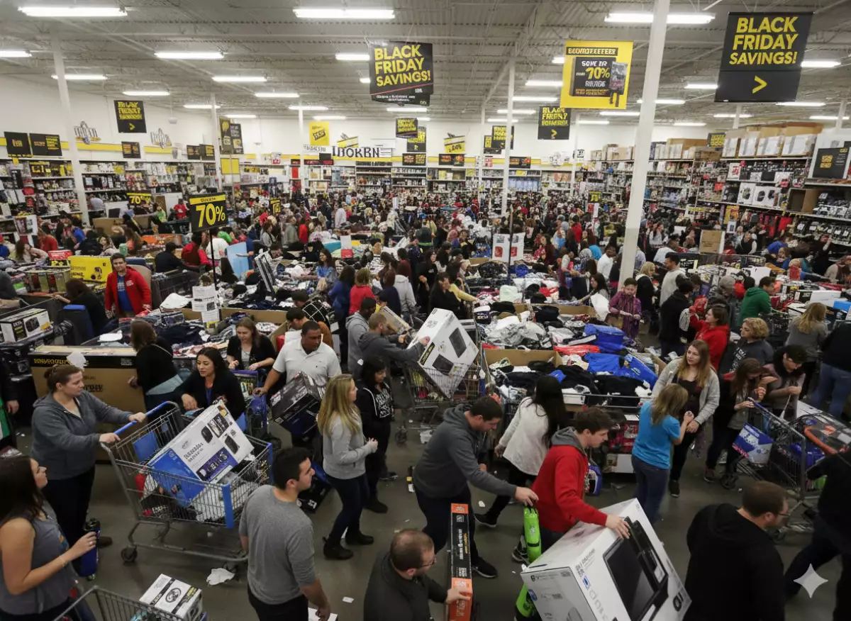El Black Friday ya es una tradición no solo de EU: la historia de cómo se convirtió en una festividad mundial 