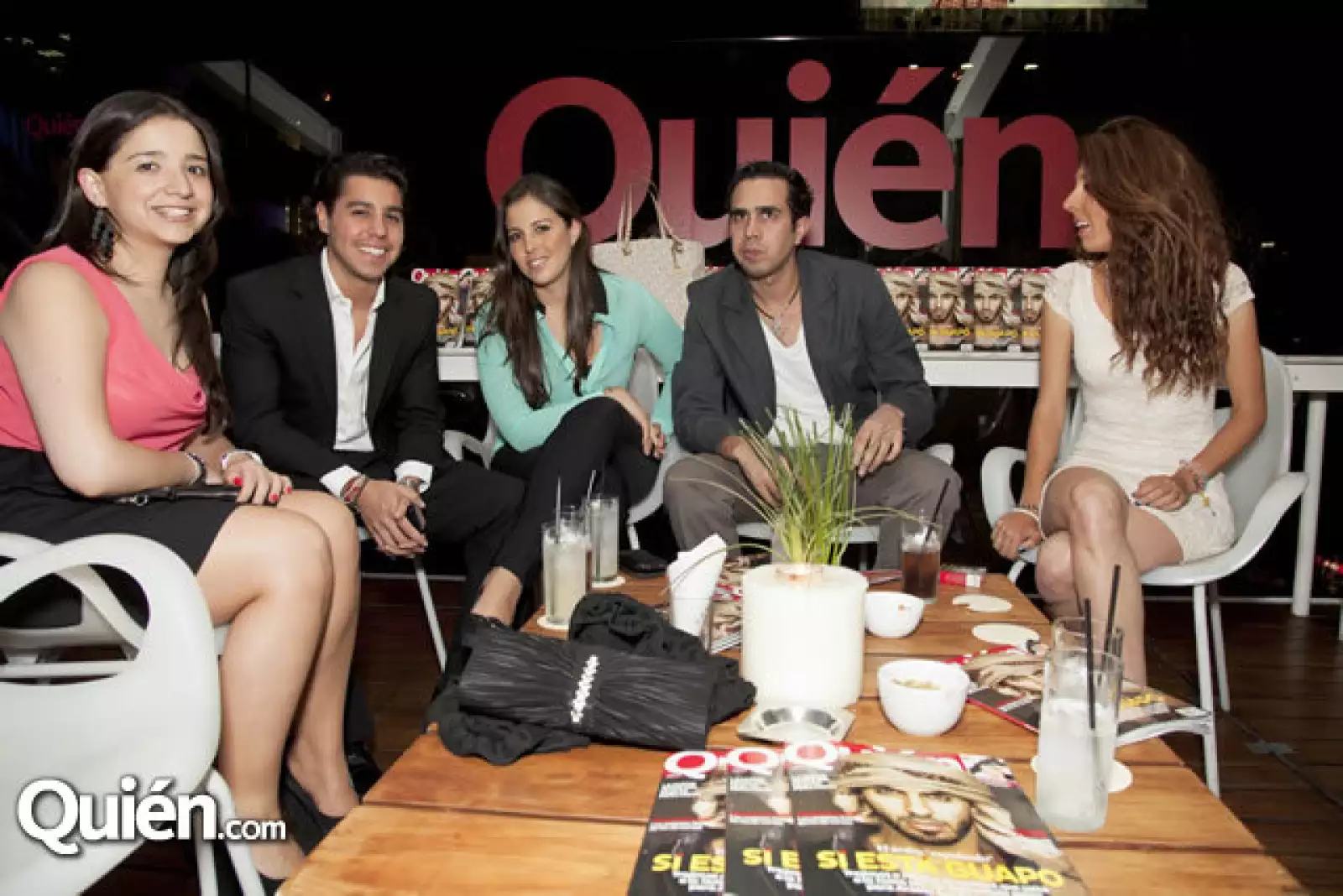 Mónica Linares,Alejandro Martínez,Mariana Rivera,Anuar Zayrik,Isilisi Zayrik