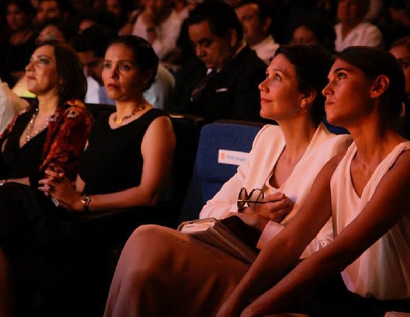 Maggie estuvo muy atenta al evento de inauguración.