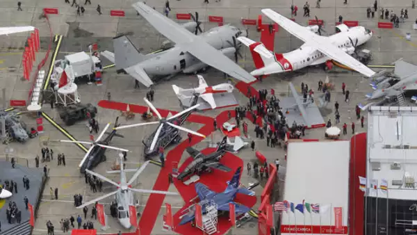 La Exhibición Aérea de París es la muestra de aviones más grande y más antigua del mundo; inicia este lunes y acaba el domingo 26.