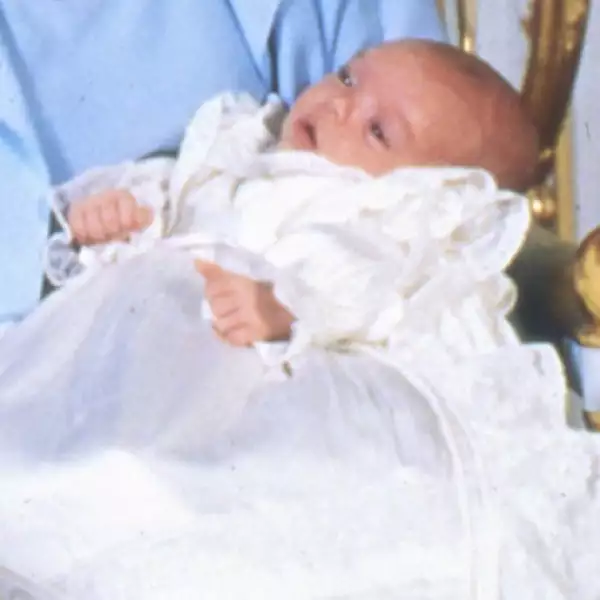 1986. A días de nacida.