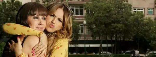 Actualmente, Eiza se prepara para el lanzamiento de su disco como solista.