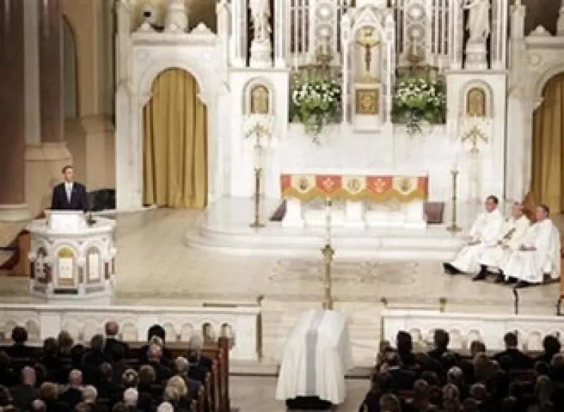 Obama llamó a Edward Kennedy el legislador más grande de esta época (Foto: AP)