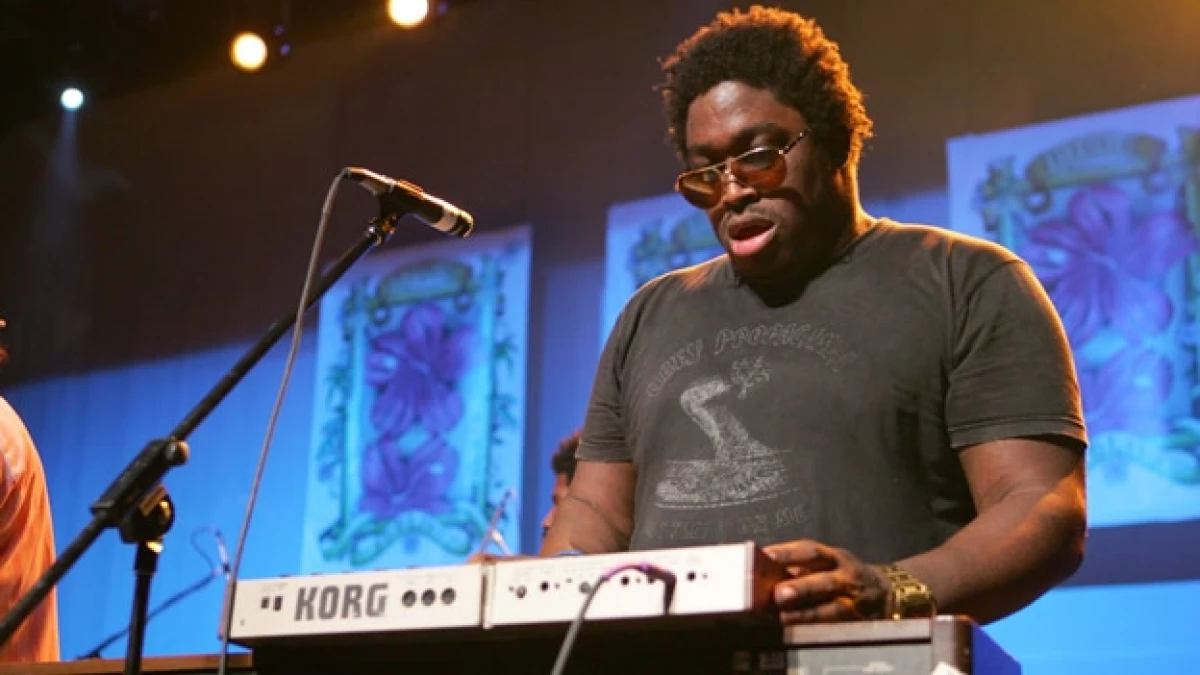 Isaiah Ikey Owens, tecladista que tocaba en la banda del rockero Jack White, murió este martes por un infarto
