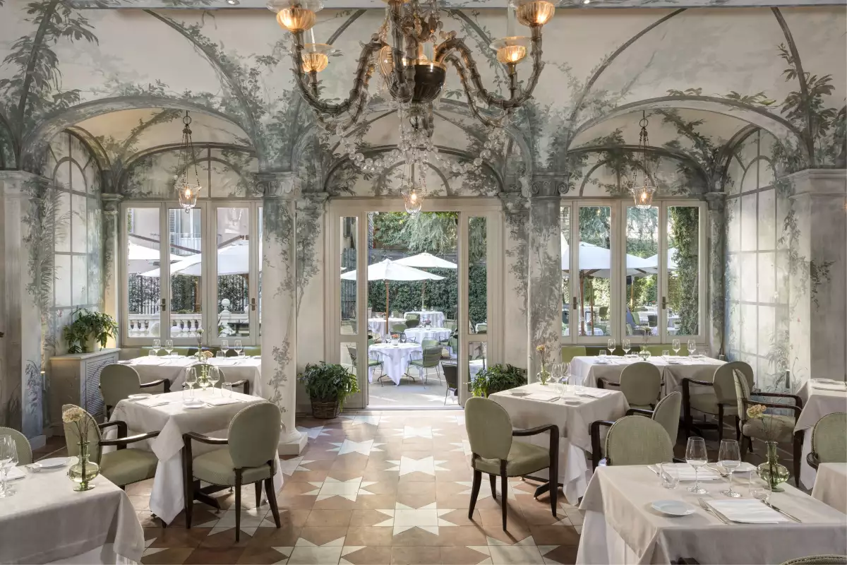 RFH Hotel de Russie - Le Jardin Restaurant 7506 JG Nov 2021.jpg
